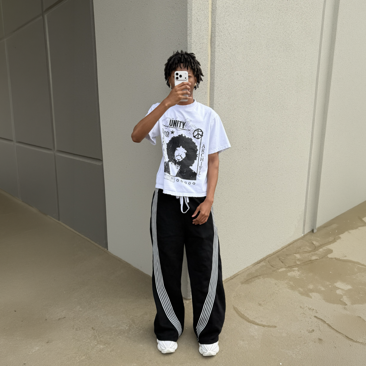 Artist tee